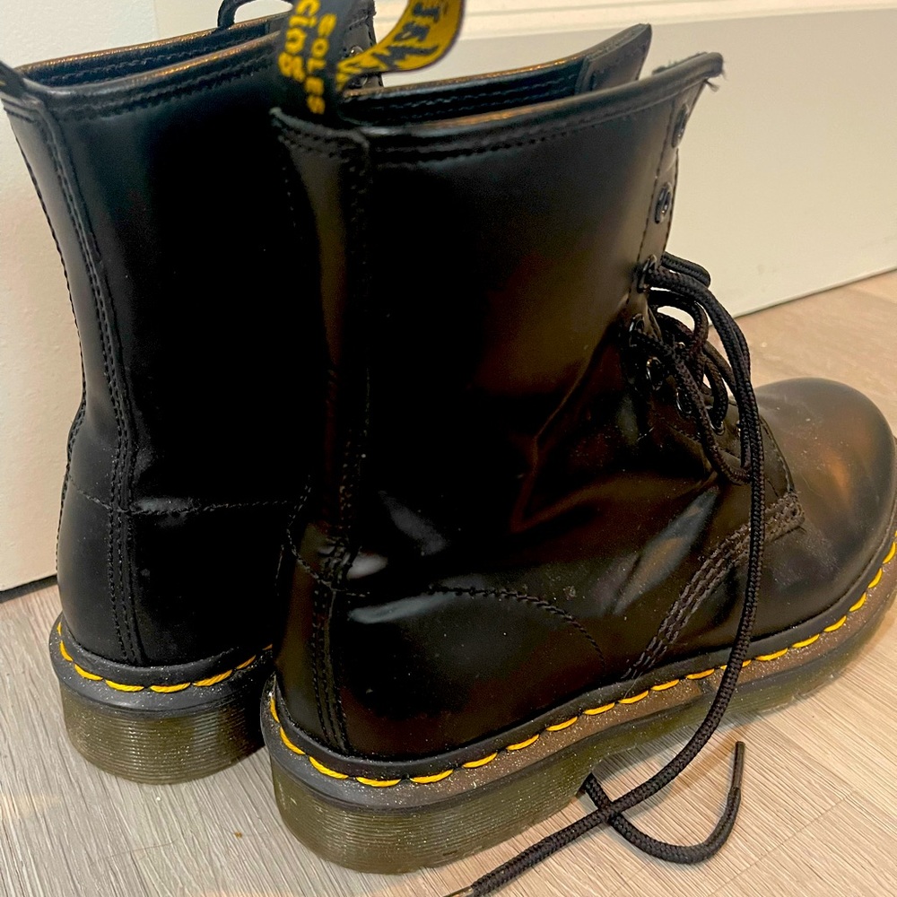 Women Dr Martins . Only used once! look new